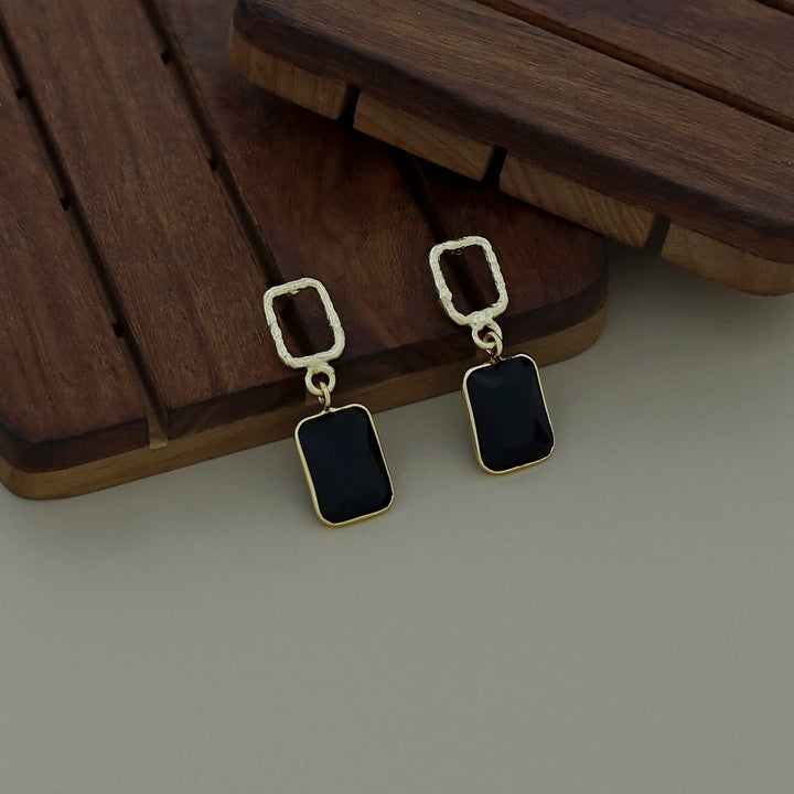 Golden Glossy Textured Rectangle Earring