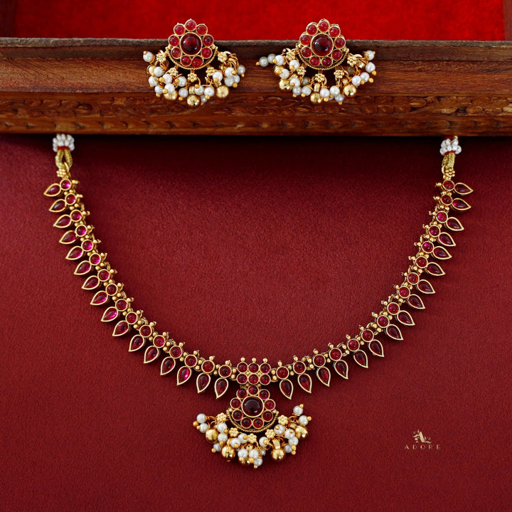 Uttara Floral Palakka Short Neckpiece With Earring