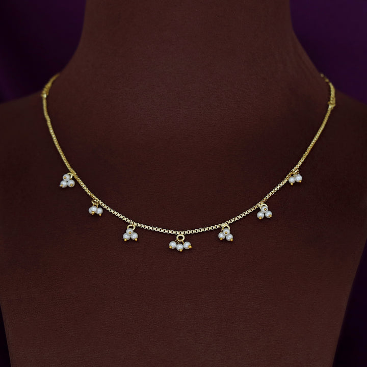 Emmie Cluster Pearl Neckpiece