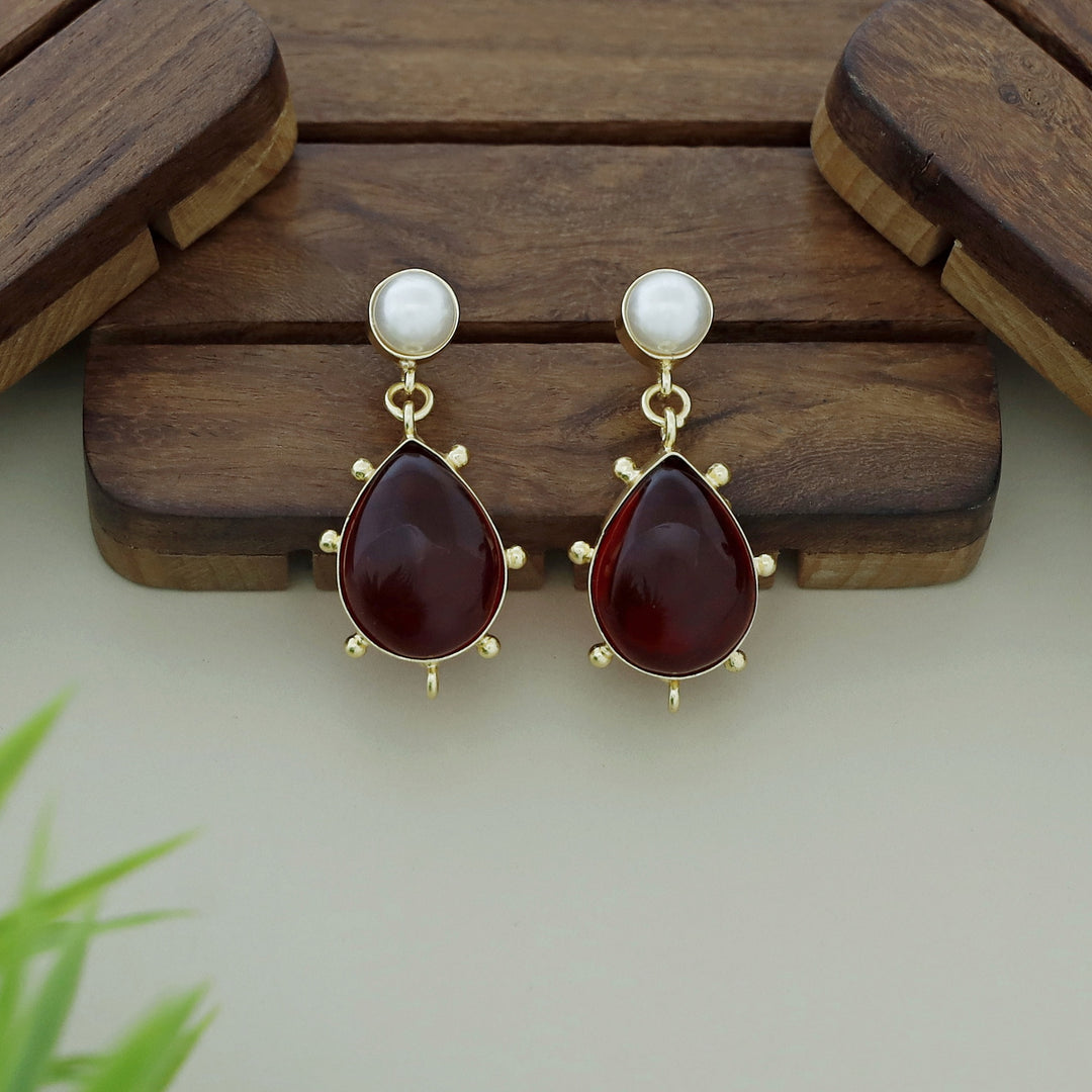 Cailyn Glossy Stone Pearl Neckpiece With Earring