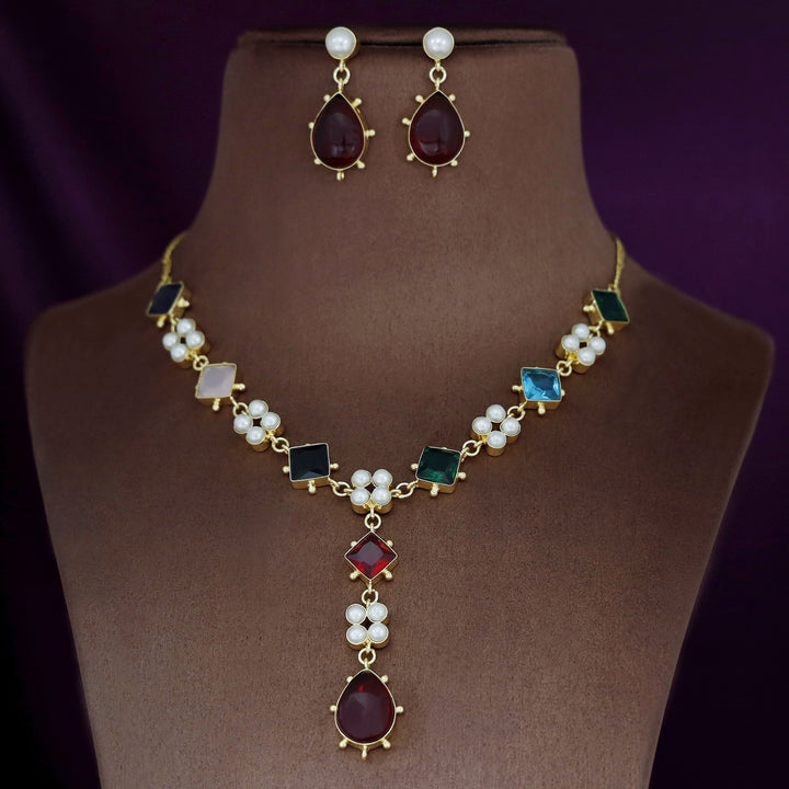 Cailyn Glossy Stone Pearl Neckpiece With Earring
