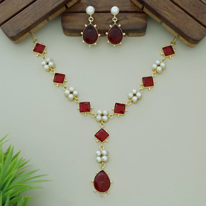 Cailyn Glossy Stone Pearl Neckpiece With Earring