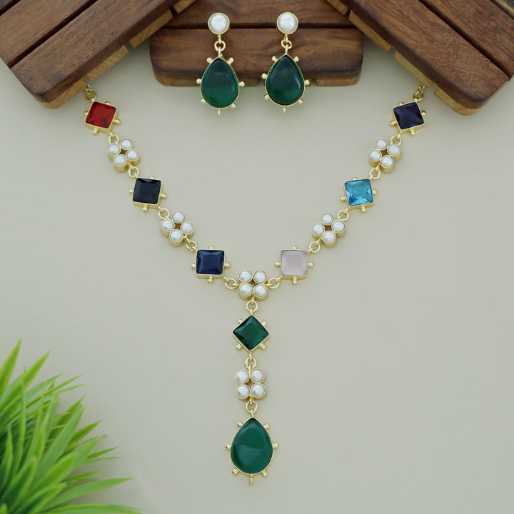 Cailyn Glossy Stone Pearl Neckpiece With Earring