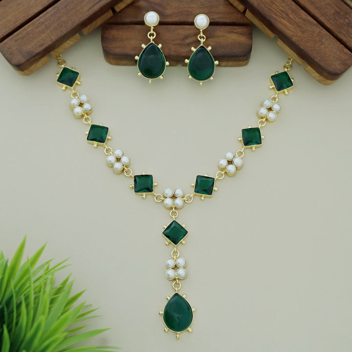 Cailyn Glossy Stone Pearl Neckpiece With Earring