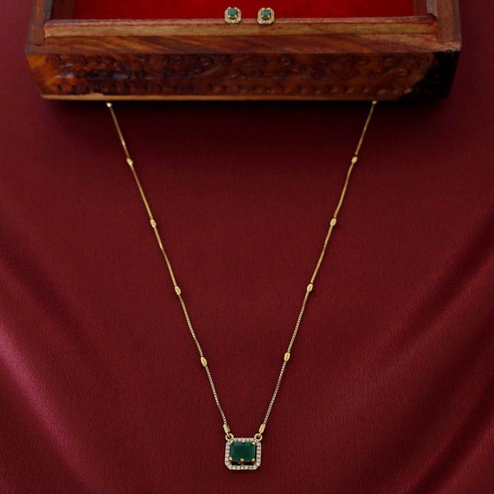 Alankrita Neckpiece With Stud