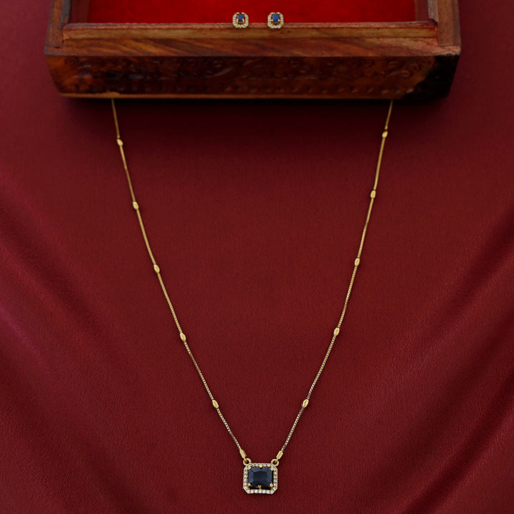 Alankrita Neckpiece With Stud