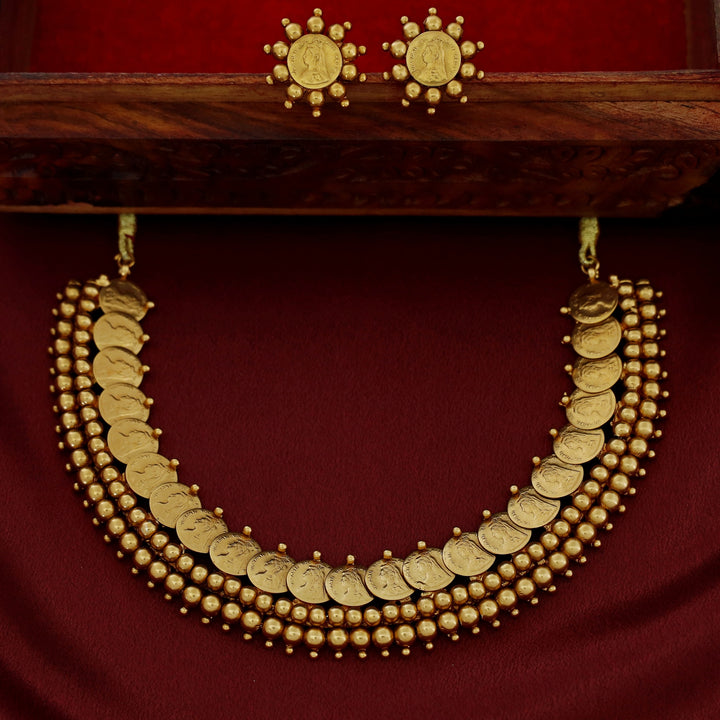 Sivarika Kashi Golden Ball Neckpiece With Stud