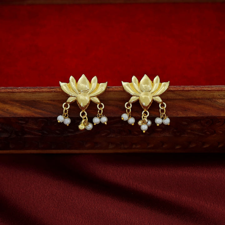Srinika Lotus Pearl Short Neckpiece With Earring