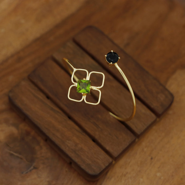 Dione Glossy Square Round Claw Bangle