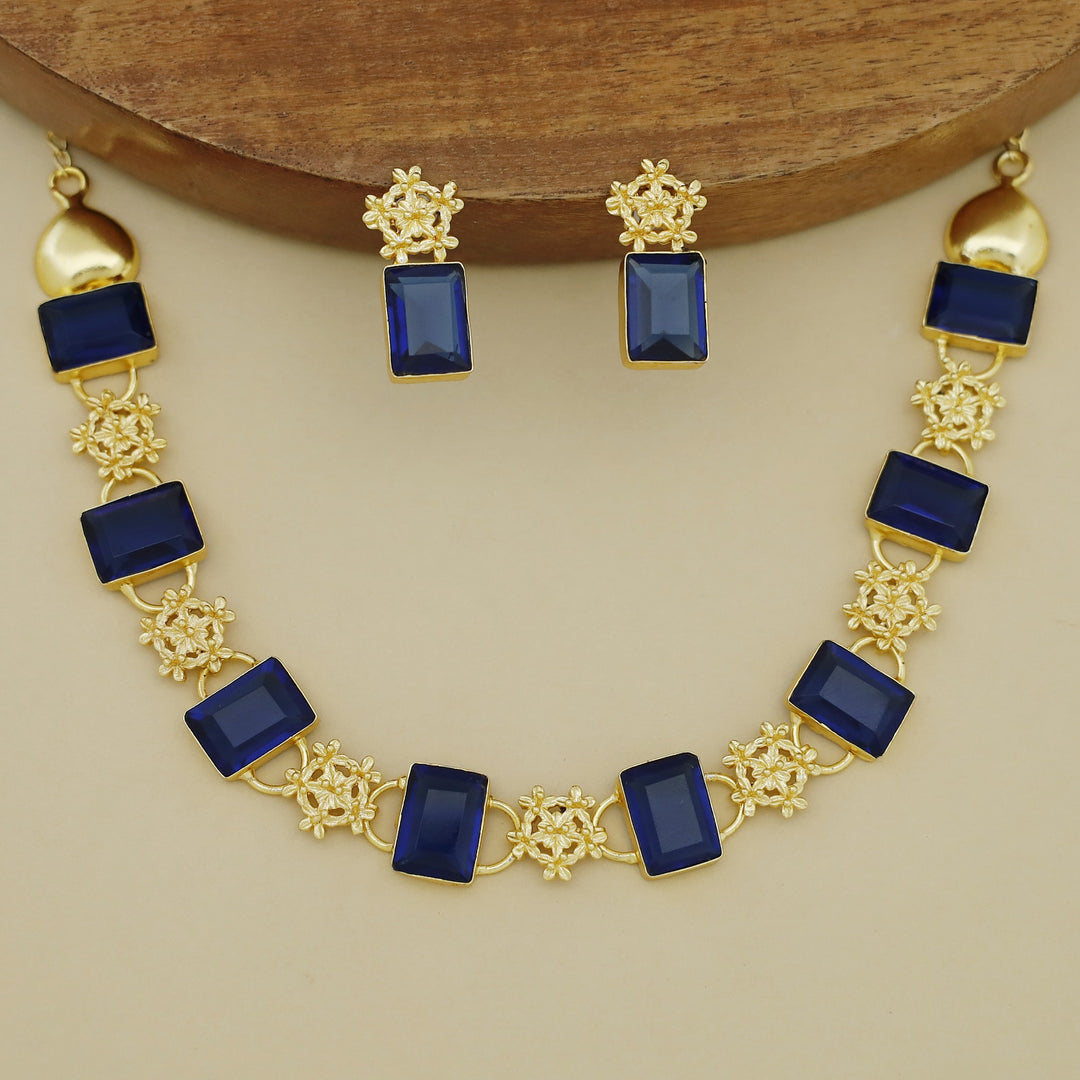 Royal Sparkle Neckpiece Plus Stud