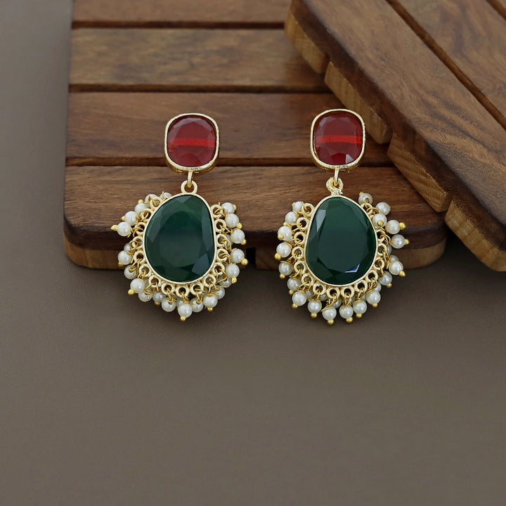 Meara Glossy Cluster Pearl Earring