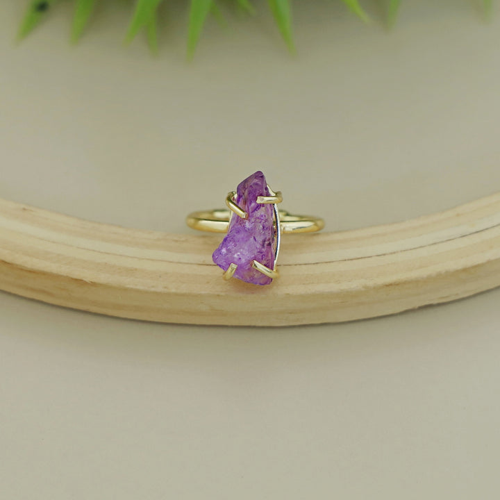 Dilrupa Raw Stone Ring