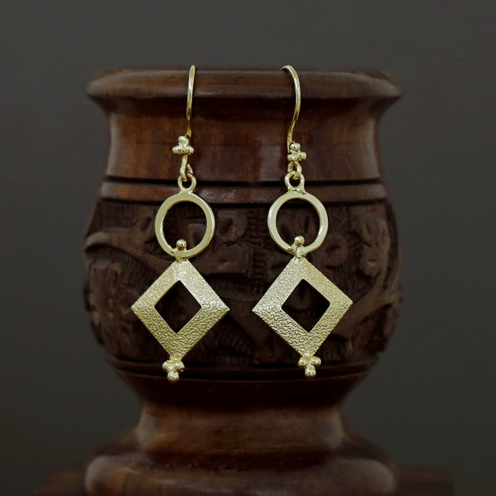 Golden Textured Rhombus Circle Drop