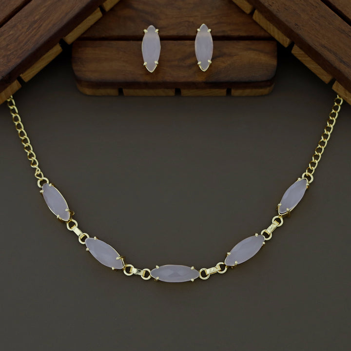 Leeza 5 Glossy Claw Choker With Stud