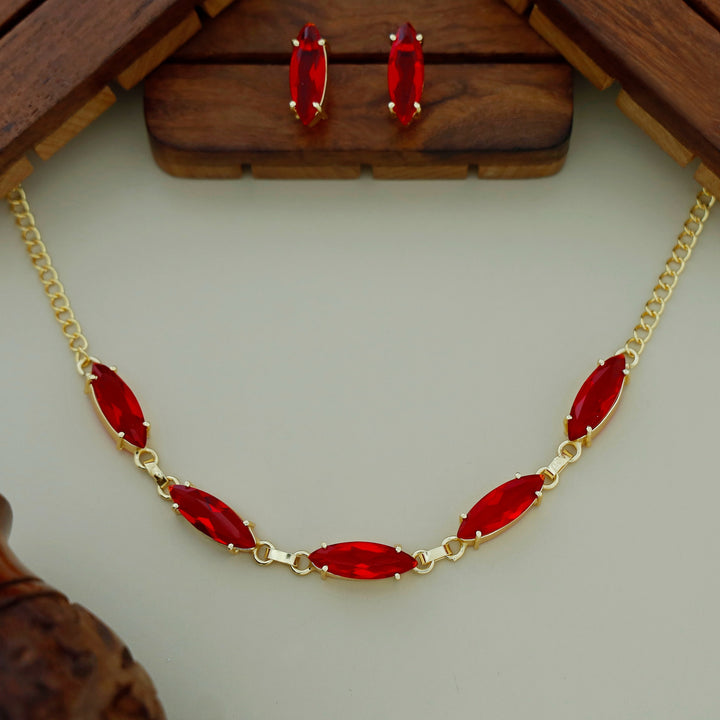 Leeza 5 Glossy Claw Choker With Stud
