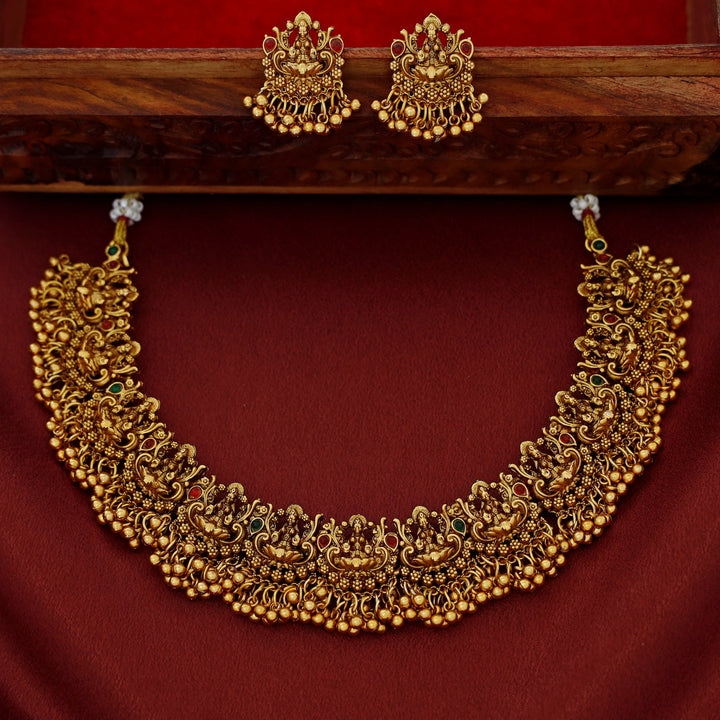 Pavithra Lakshmi Short Neckpiece With Earring