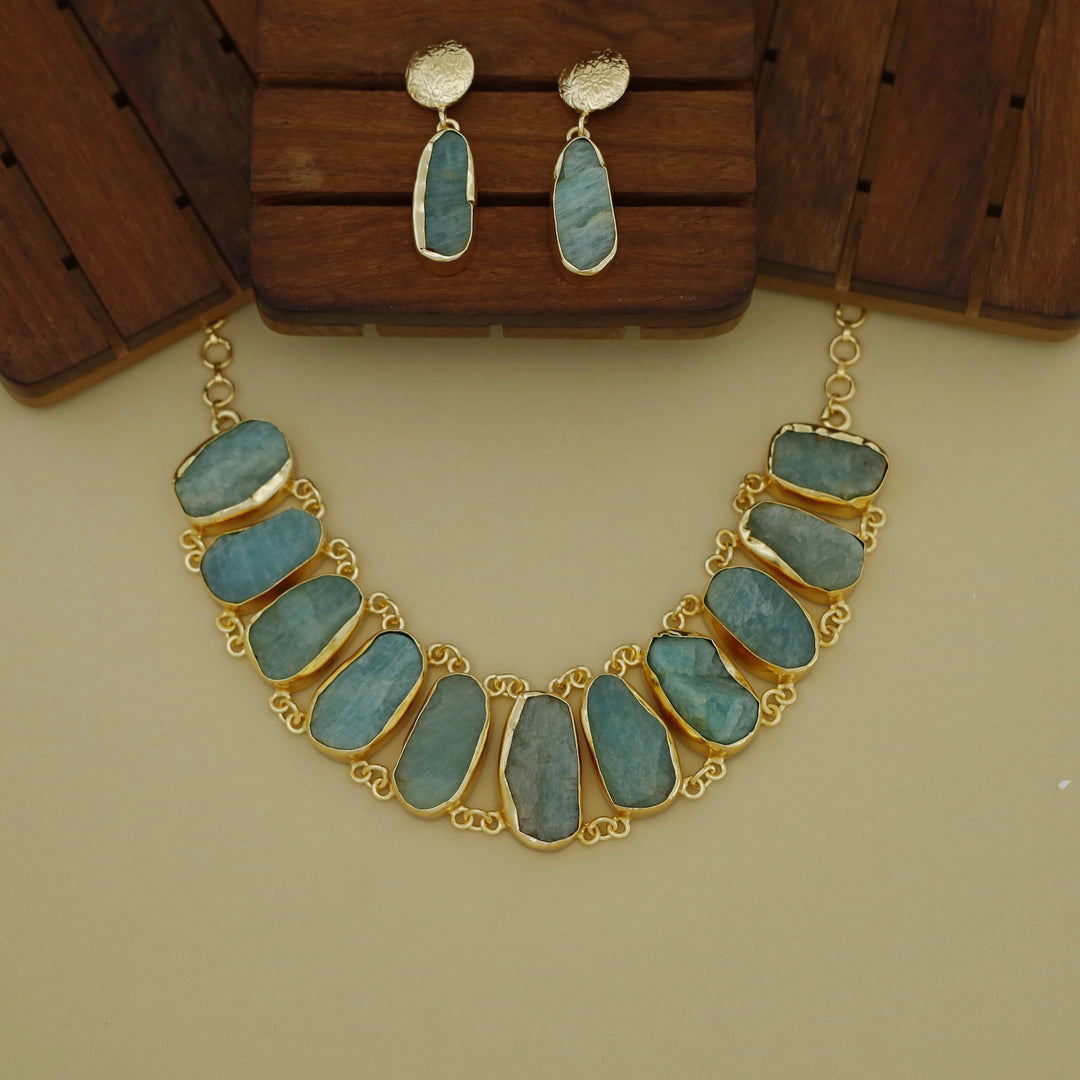 Piera Raw Stone Neckpiece With Earring