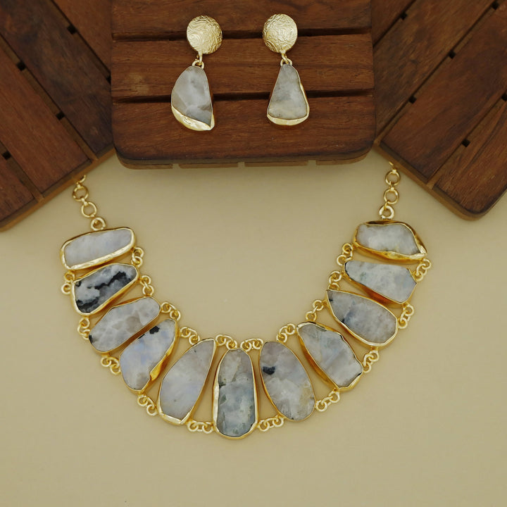 Piera Raw Stone Neckpiece With Earring