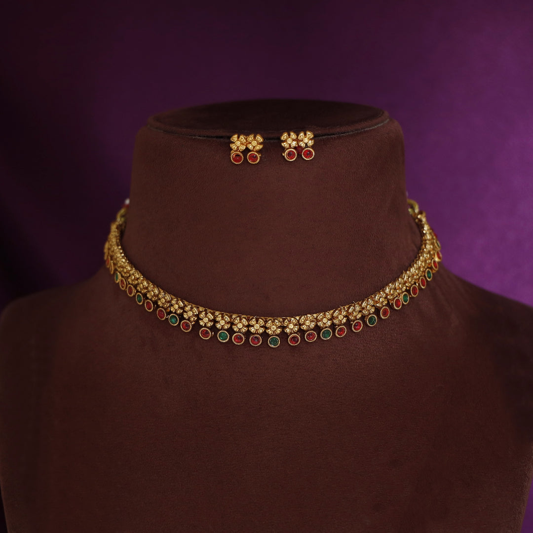 Aarunya Mini Flower Circle Short Neckpiece With Earring