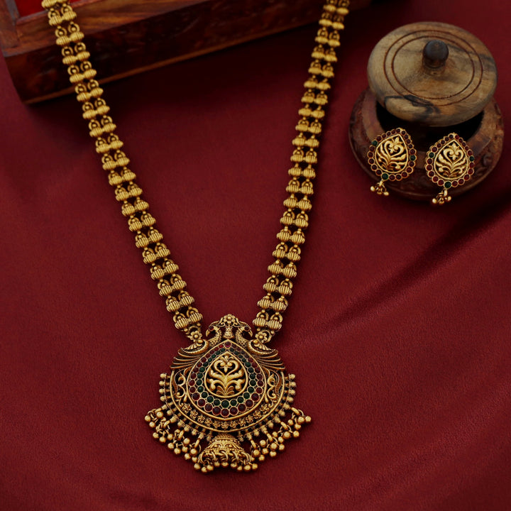 Vedansha Long Haram Neckpiece With Earring