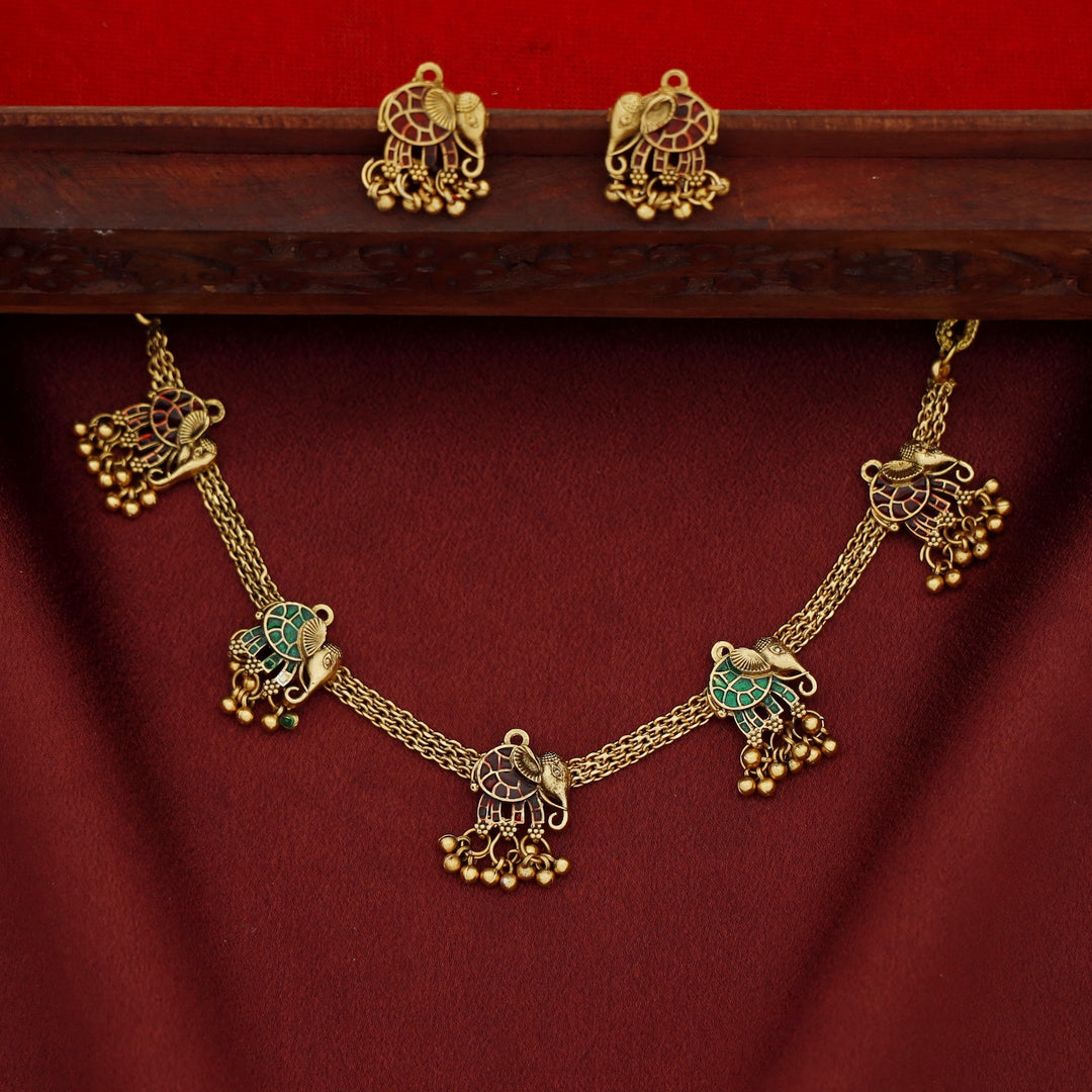 Pallavini 5 Airavat Choker/Short Neckpiece With Earring