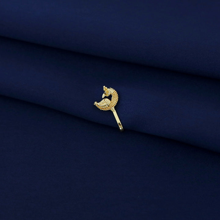 Nazara Golden Nose Pin
