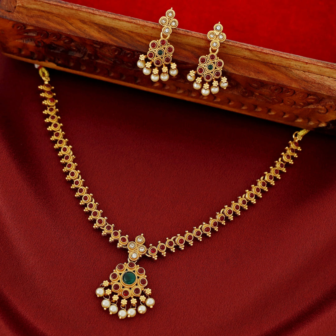 Shaurya Floral Pearl Short Neckpiece