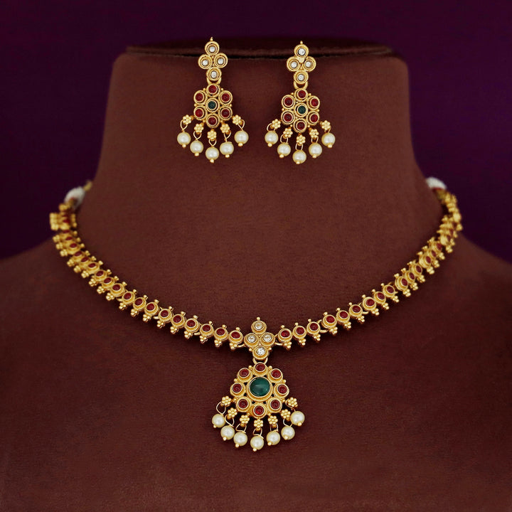 Shaurya Floral Pearl Short Neckpiece