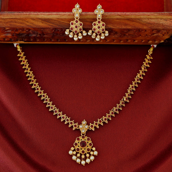 Shaurya Floral Pearl Short Neckpiece
