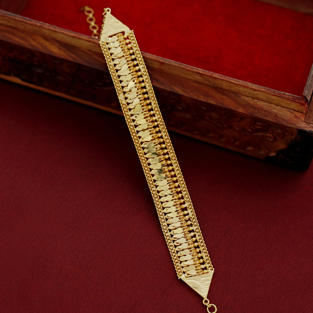 Nidhisha Golden Elakkathali Choker