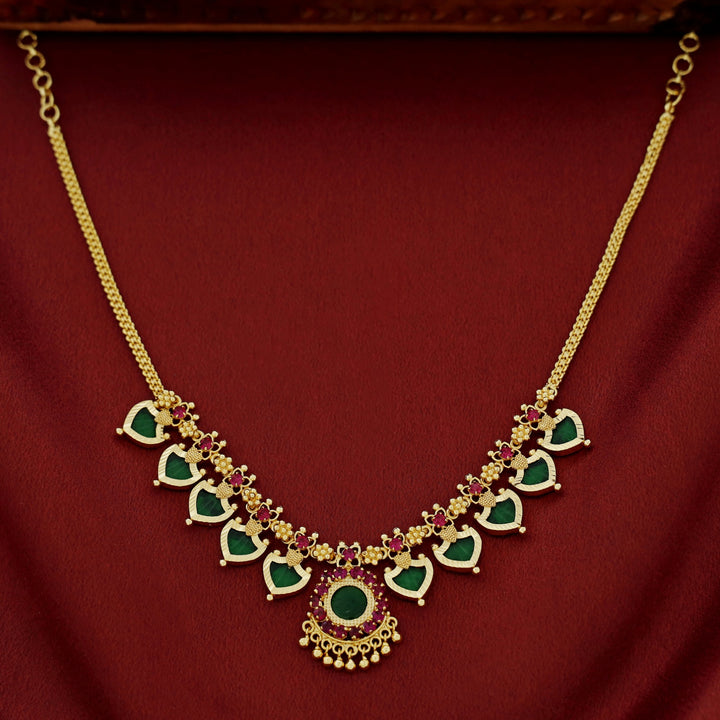 Jahnavi Palakka Short Neckpiece