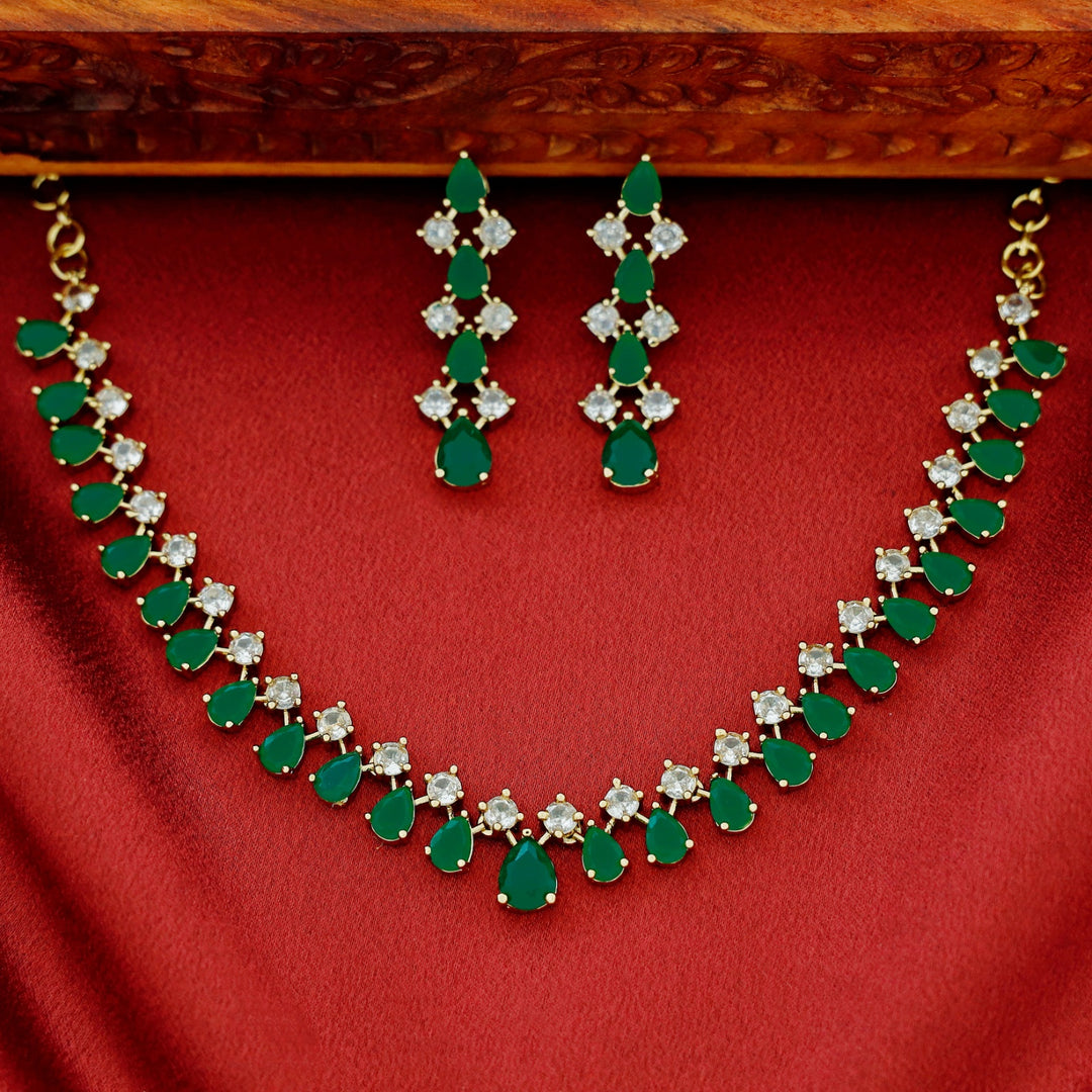 Leilani Claw Glossy Drop Short Neckpiece With Earring