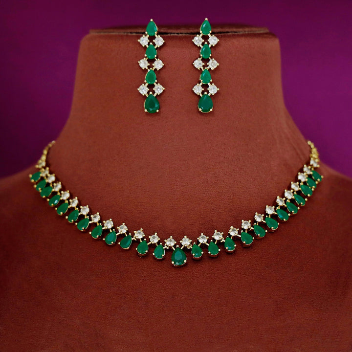 Leilani Claw Glossy Drop Short Neckpiece With Earring