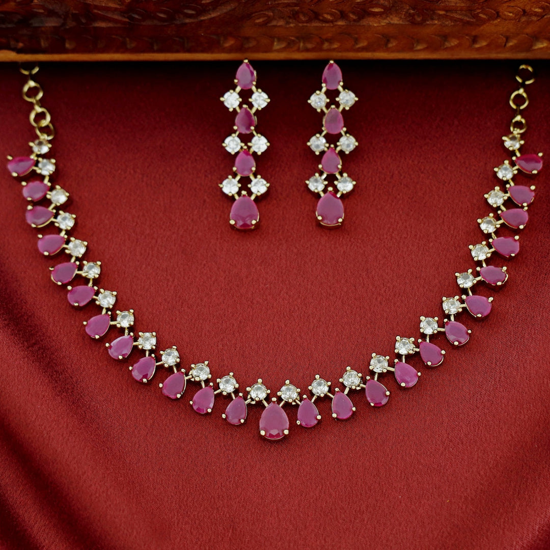 Leilani Claw Glossy Drop Short Neckpiece With Earring