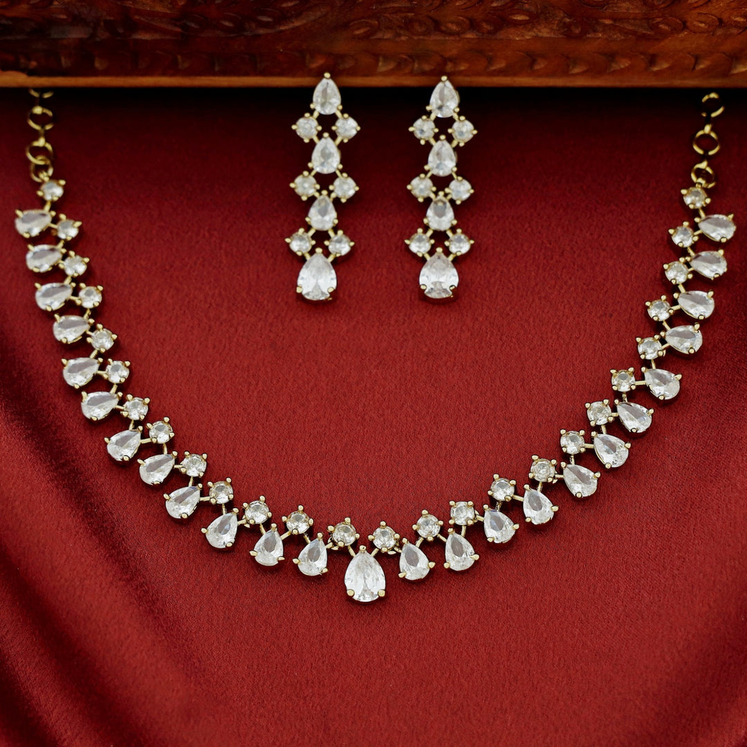 Leilani Claw Glossy Drop Short Neckpiece With Earring