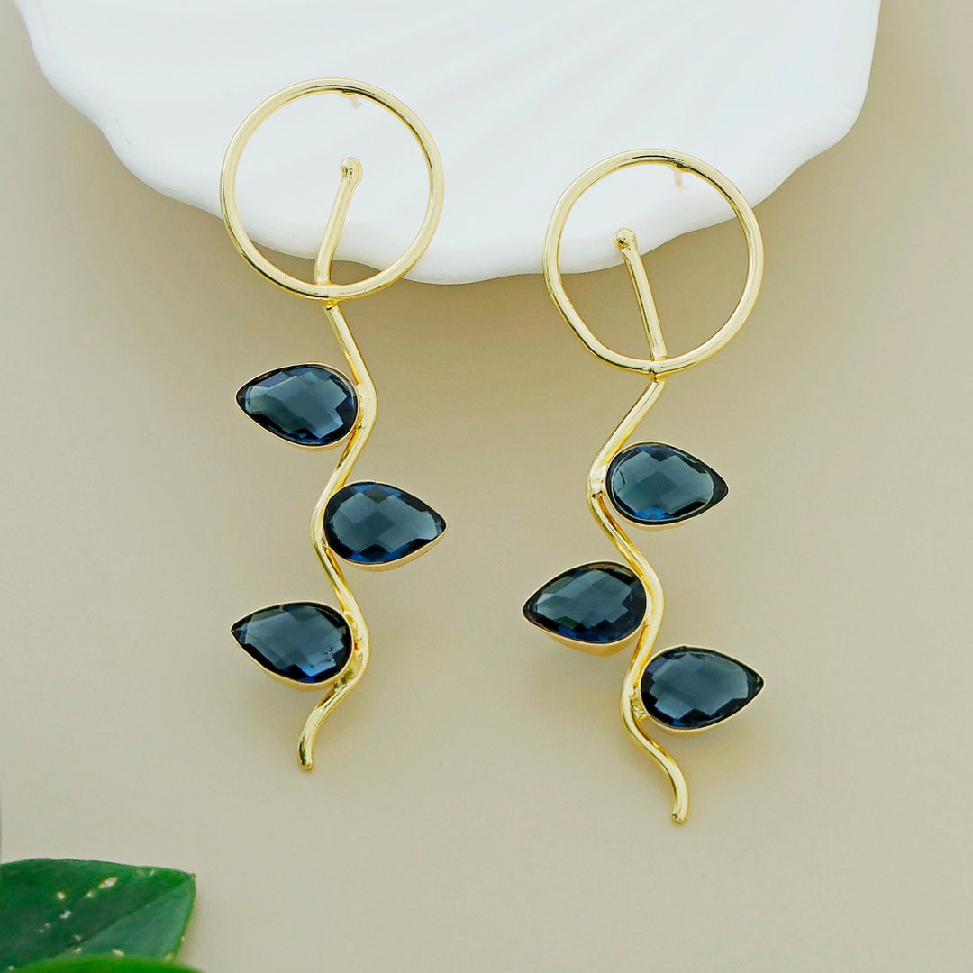 Sadie Golden Circle Glossy Leaf Earring