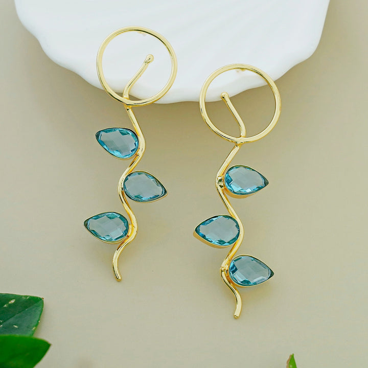 Sadie Golden Circle Glossy Leaf Earring