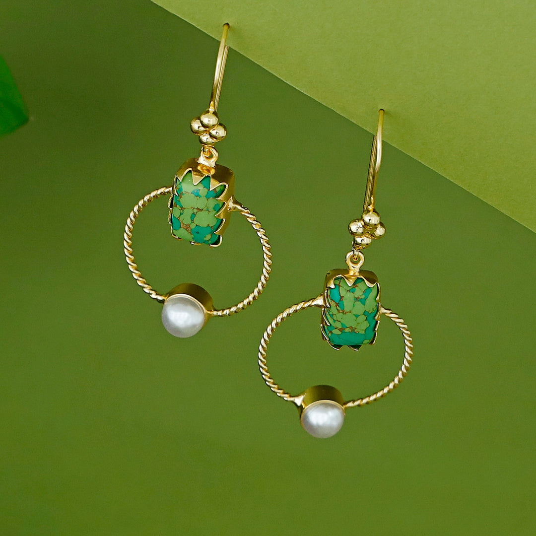 Riley Golden Twisted Circle Pearl Drop