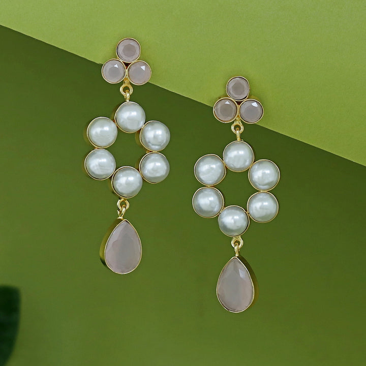 Izaan Glossy Drop Pearl Flower Earring