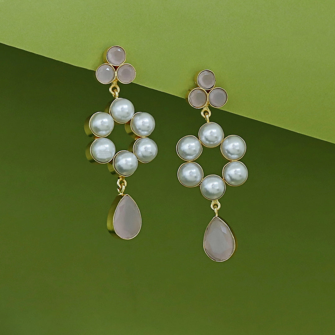 Izaan Glossy Drop Pearl Flower Earring