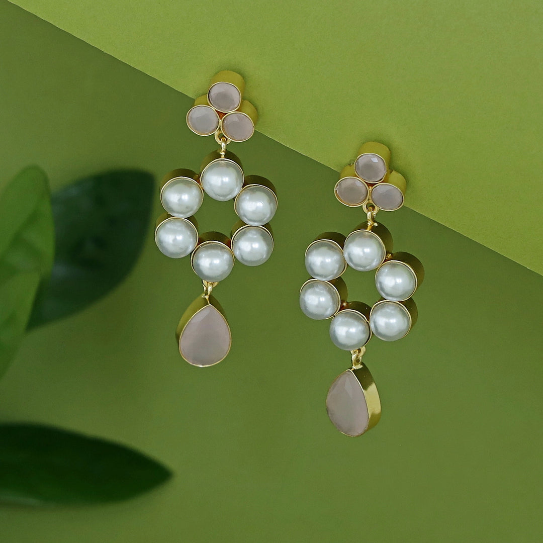 Izaan Glossy Drop Pearl Flower Earring