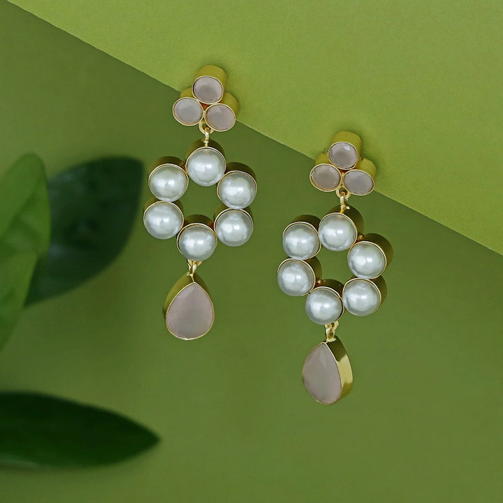 Izaan Glossy Drop Pearl Flower Earring