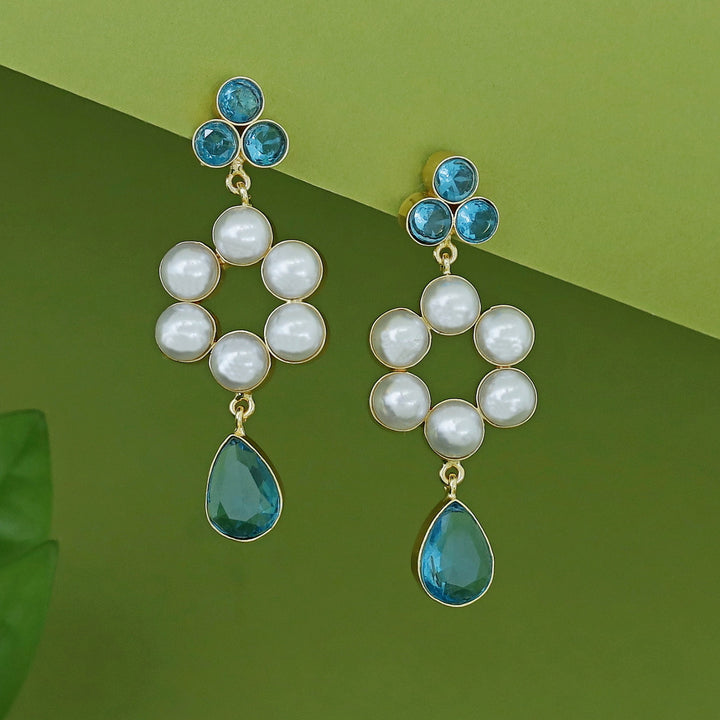 Izaan Glossy Drop Pearl Flower Earring