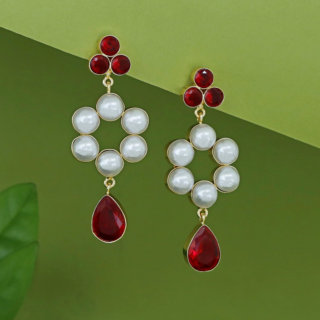 Izaan Glossy Drop Pearl Flower Earring