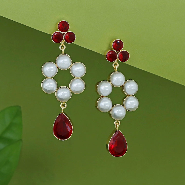 Izaan Glossy Drop Pearl Flower Earring