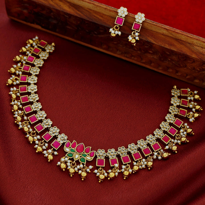 Chinta Floral Jadau Kundan Short Neckpiece With Earring