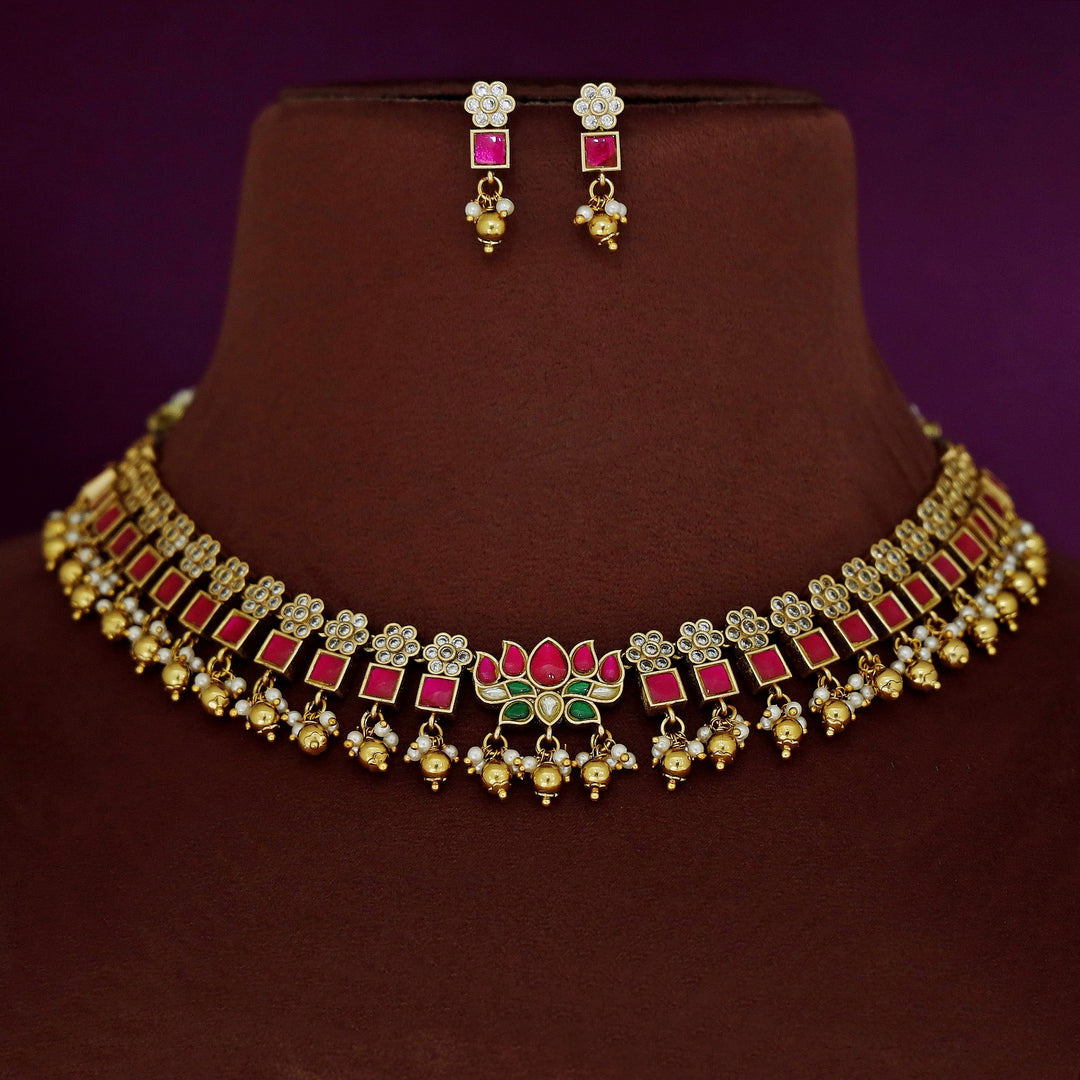 Chinta Floral Jadau Kundan Short Neckpiece With Earring