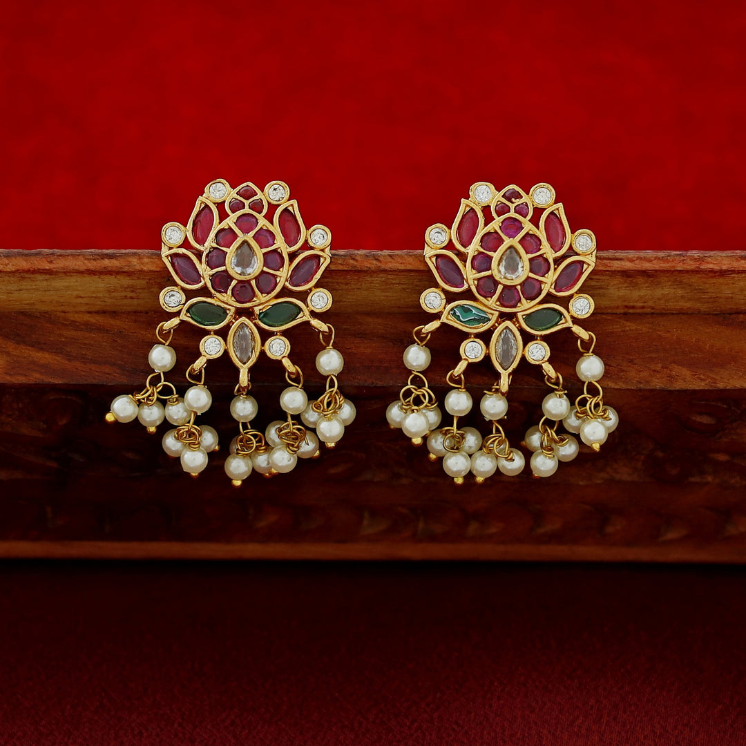 Tamasi Pearl Padhma Short Neckpiece With Earring