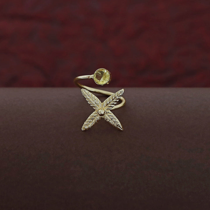 Eira Golden Floral Glossy Ring
