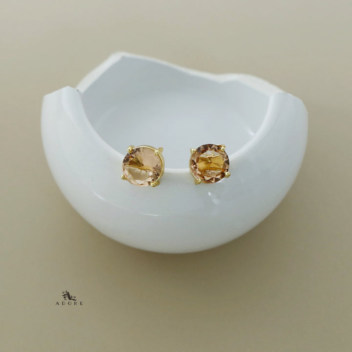 Chloe Round Claw Glossy Stud